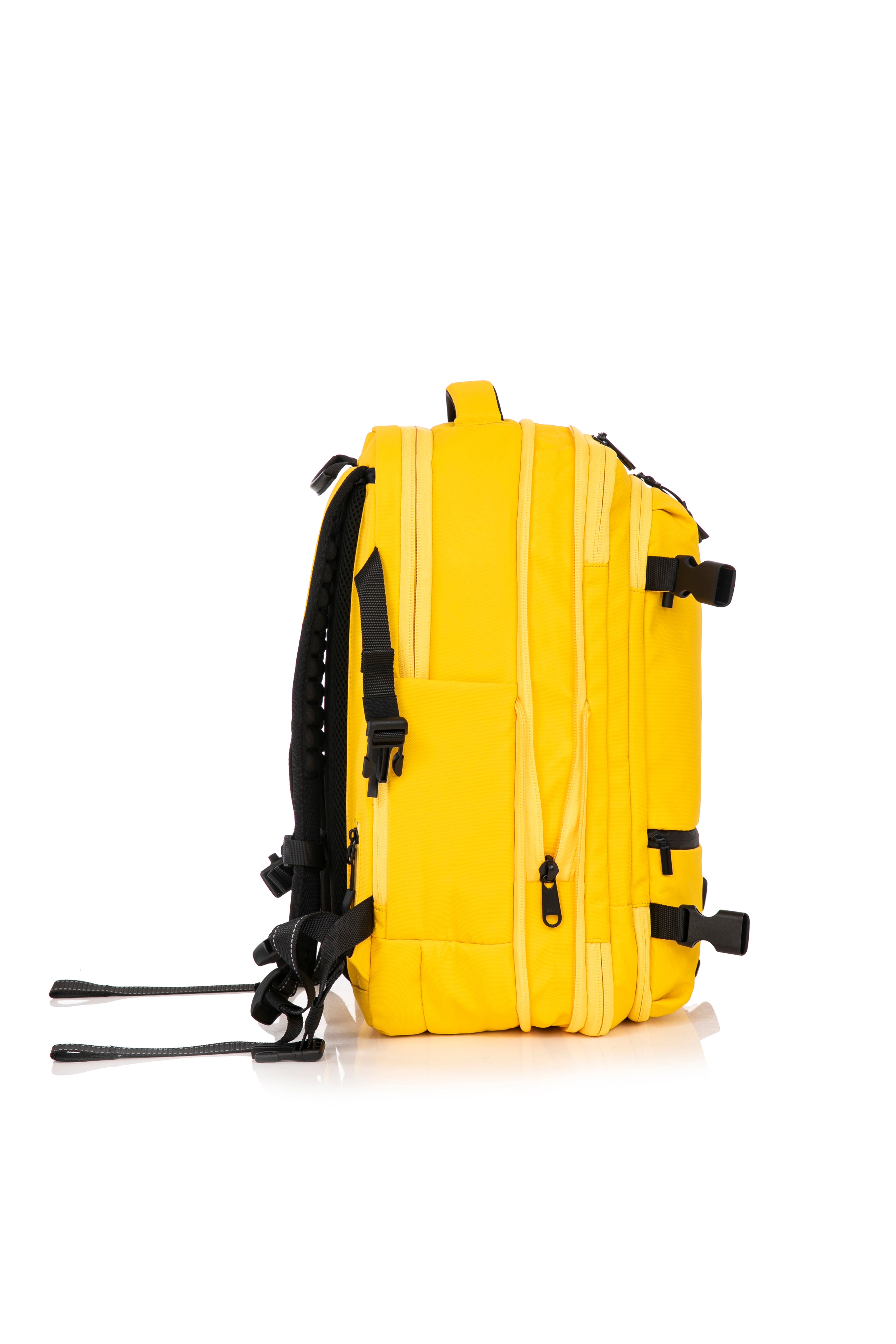 Vacuum compressible backpack – With or without pump